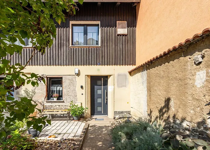 Unterm Schloss بيت للعطل *